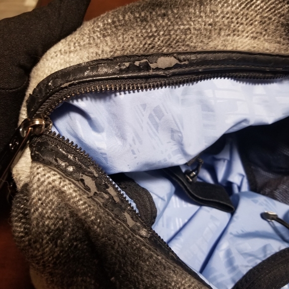 LULULEMON Athletica *Fast in Flight* Gray Plaid Wool Gym Tote Bag. - Picture 8 of 16